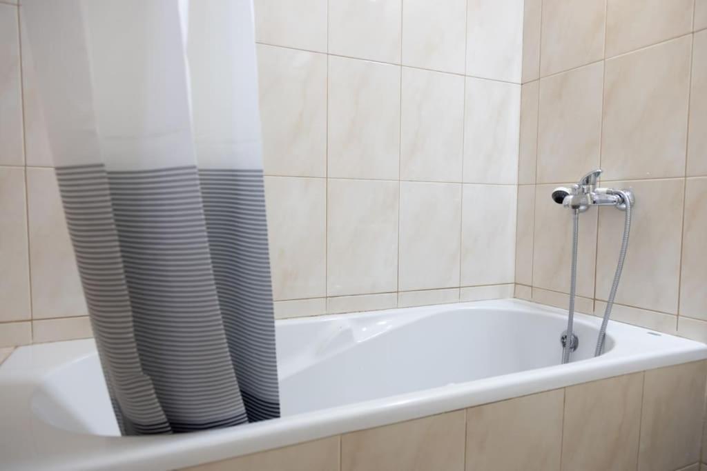 3 Bedroom Apt, Free Wifi & Ac, Cidadela - Lcgr Praia Exterior foto